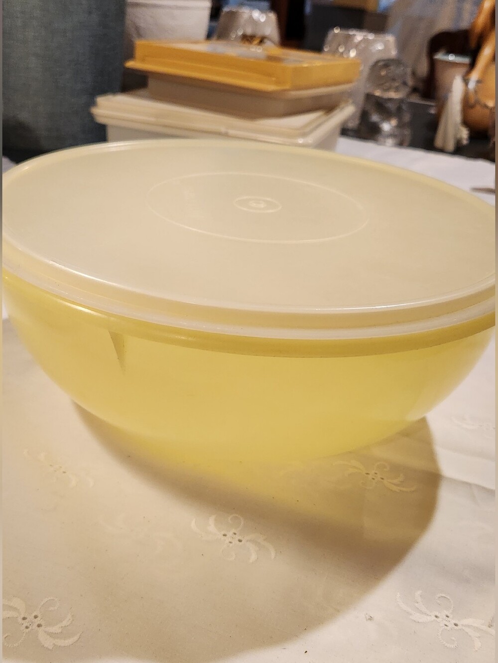 Vintage Tupperware bowl 274-1 Fix N Mix Yellow 12"